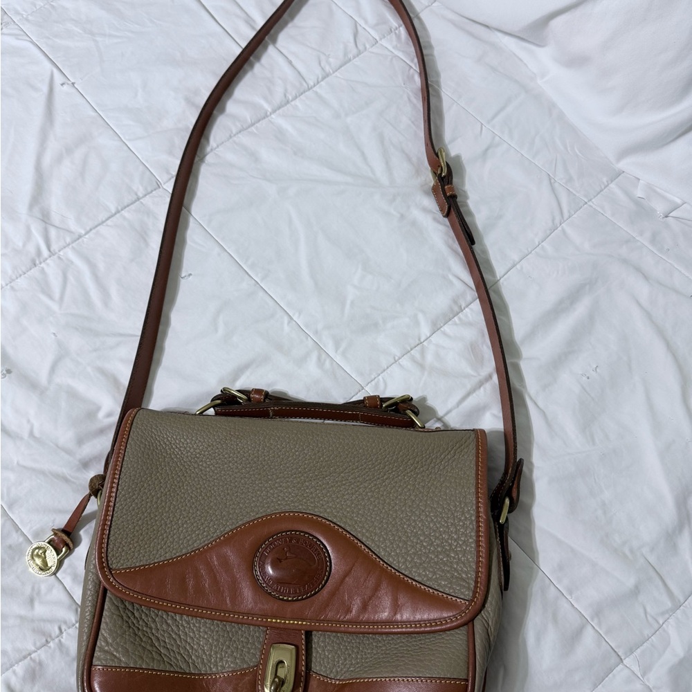 Classic Two-Tone Leather Shoulder Bag - Picture 6 of 6